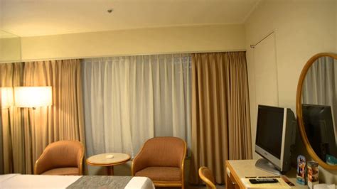 Keio Plaza Hotel Tokyo (Standard Room) - YouTube