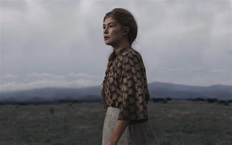 Interview: Rosamund Pike Talks Hostiles and Career Post-Gone Girl - Slant Magazine