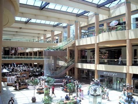 Deep dive into shopping malls: Kierland, Scottsdale Fashion Square up, Biltmore Fashion Park ...