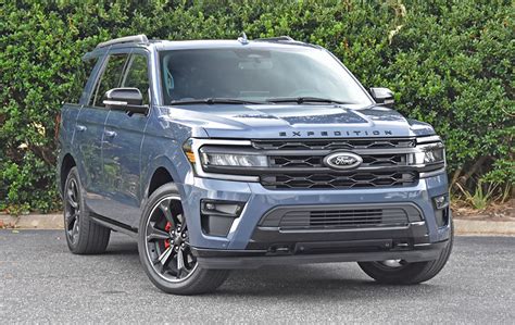 2022 Ford Expedition Limited Gray