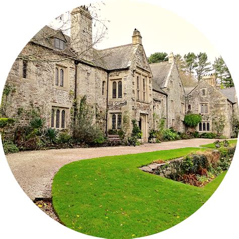 Where Five Valleys Meet: The Cotehele Winter Garland