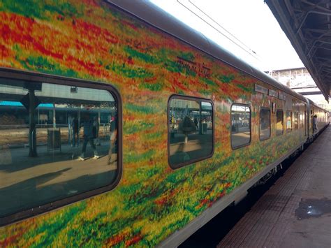 Duronto Express Train | Duronto Express is a category of lon… | Flickr