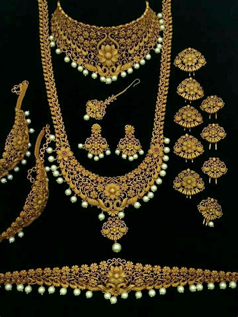 Golden bridal jewellery sets