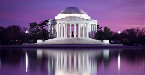 Washington DC: National Mall Night Bus Tour | GetYourGuide