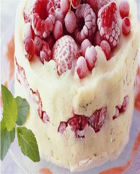 Vacherin glacé aux fruits rouges pour 6 personnes - Recettes Elle à Table