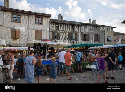 Marche Nocture, night market, Eymet, Dordogne, France Stock Photo - Alamy