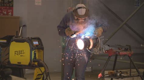 Welding program sparks high schools students' interest