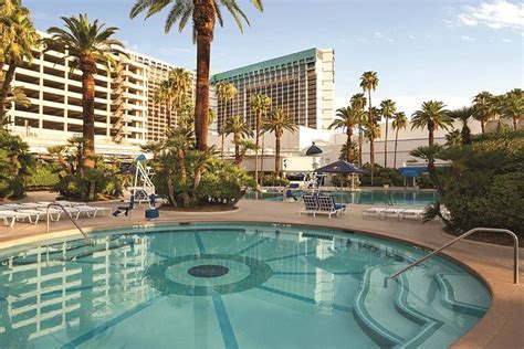 Horseshoe Las Vegas Hotel & Casino Pool Pictures & Reviews - Tripadvisor