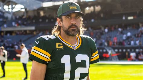 Packers QB Aaron Rodgers torn on where he wants to play in 2022