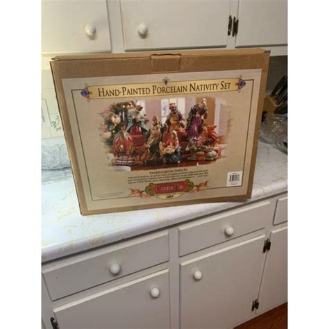 GRANDEUR NOEL 2003 COLLECTOR'S EDITION NATIVITY SET (NEW)