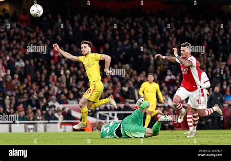 Arsenal liverpool emirates jota hi-res stock photography and images - Alamy