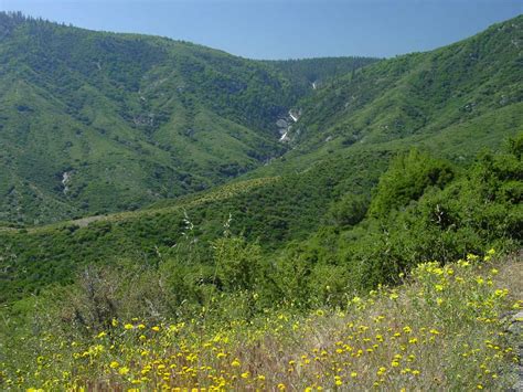 Waterfalls on Kings Canyon Highway - World of Waterfalls