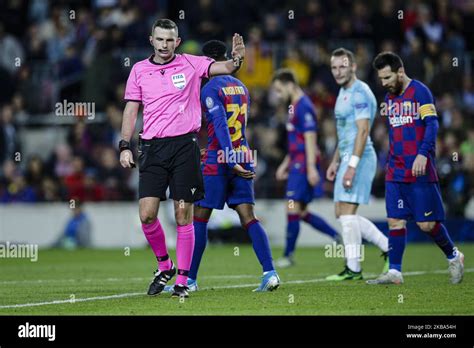 The referee Michael Oliver during the UEFA Champions League match ...