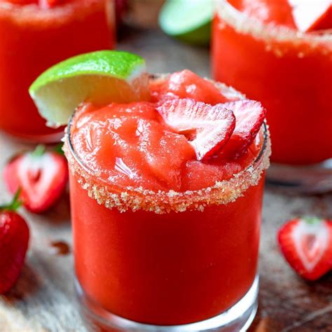 Strawberry Prosecco Margarita Cocktail Recipe — Eatwell101