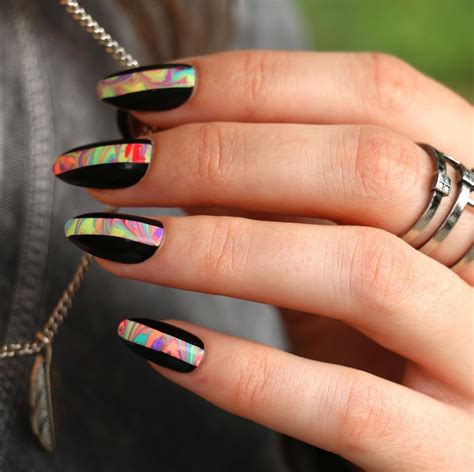 Tie-Dye Nails Are Taking Instagram by Storm