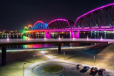 Big Four Bridge Louisville, Kentucky, USA | Color Kinetics