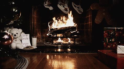 Christmas Fire GIF - Find & Share on GIPHY