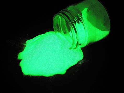 Phosphorescent Glow in the Dark Powder Pigment - Green | GLO Effex