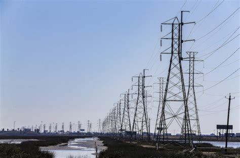 Texas Governor Signs Bills to Improve State’s Power Grid, Reform ERCOT