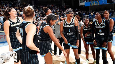 Chicago Sky oust top-seeded Connecticut Sun, advance to WNBA Finals ...