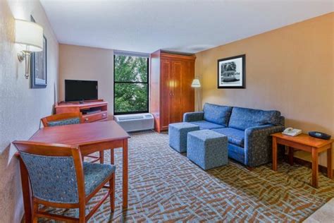 Hampton Inn Hendersonville $117 ($̶1̶3̶0̶) - UPDATED 2018 Prices ...