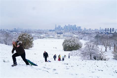 Photos: Snow covers London | CNN