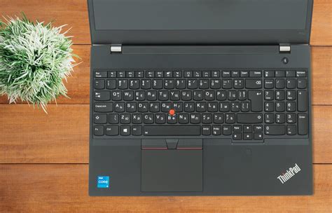 Lenovo ThinkPad P15v Gen 2 review - it desperately needs better cooling ...