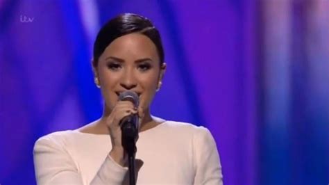 Demi Lovato Sings 'Let It Go' in Show-Stopping Live Performance ...