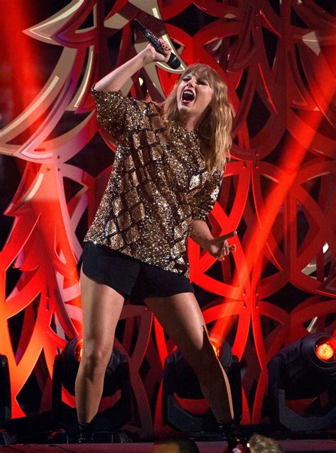 Taylor Swift Live Performances - Image to u