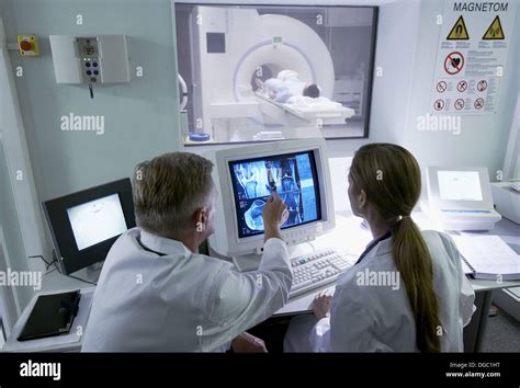 Nuclear magnetic resonance imaging hi-res stock photography and images - Alamy