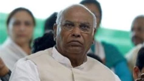 Karnataka CM: Observers present report before Congress president Kharge ...