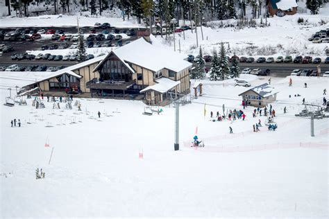 Photos: Snowy Scenes From Opening Weekend at the White Pass Ski Area | The Daily Chronicle