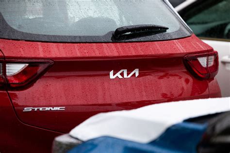 South Korea’s Kia the Latest Carmaker to Eye Exiting Russia Market - Bloomberg