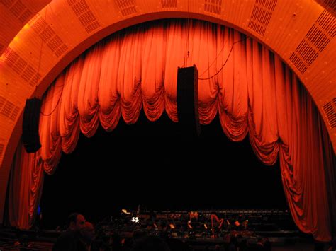 File:Radio City Music Hall Stage Curtain 2.jpg - Wikimedia Commons