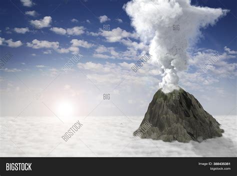 Stratovolcano Eruption Image & Photo (Free Trial) | Bigstock