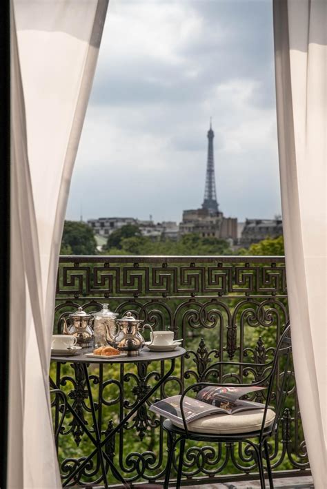 How To Plan A Very Romantic Day In Paris