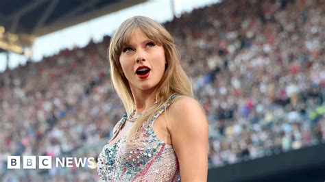 Taylor Swift Seattle concert generates seismic activity - BBC News