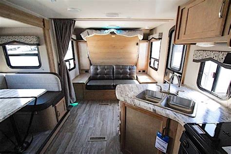 11 Best Travel Trailers with Murphy Beds – RVBlogger