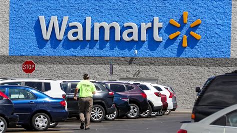 Walmart jobs: Retailer starts holiday hiring for seasonal workers, truck drivers