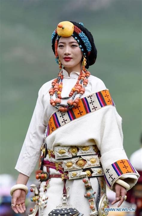 Traditional Tibetan costumes presented during fashion show (5/7) - Headlines, features, photo ...