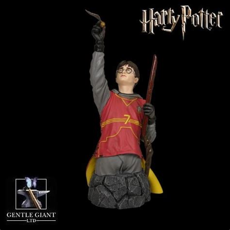 Harry Potter Movie Memorabilia: Harry Potter in Quidditch Gear Mini Bust