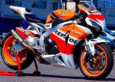 Repsol CBR | Honda sport bikes, Honda cbr 1000rr, Honda bikes