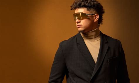 Arriba 33+ imagen oakley commercial with patrick mahomes - Viaterra.mx