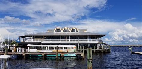 10 best waterfront restaurants for outdoor dining in Bradenton area