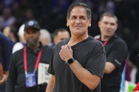 Mavericks owner Mark Cuban backtracks after originally saying he was ...