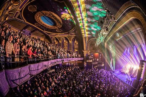 The Curtain With: Greensky Bluegrass - 2018-12-28 Riviera Theatre ...