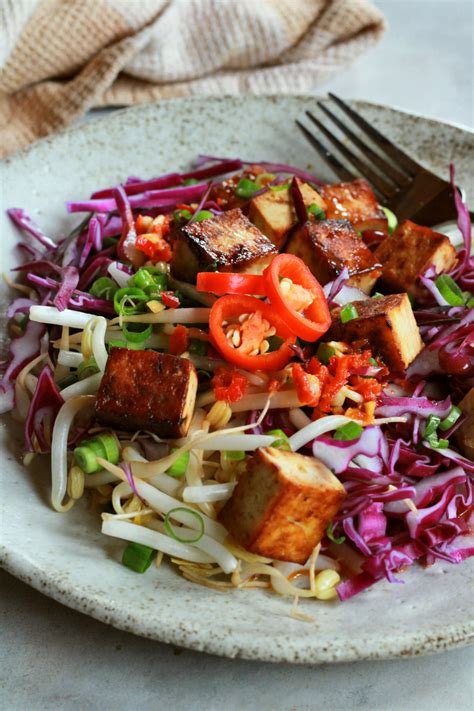 Vegan Thai Salad with Tofu & Sprouts – Vegan Easy - veganeasy.org