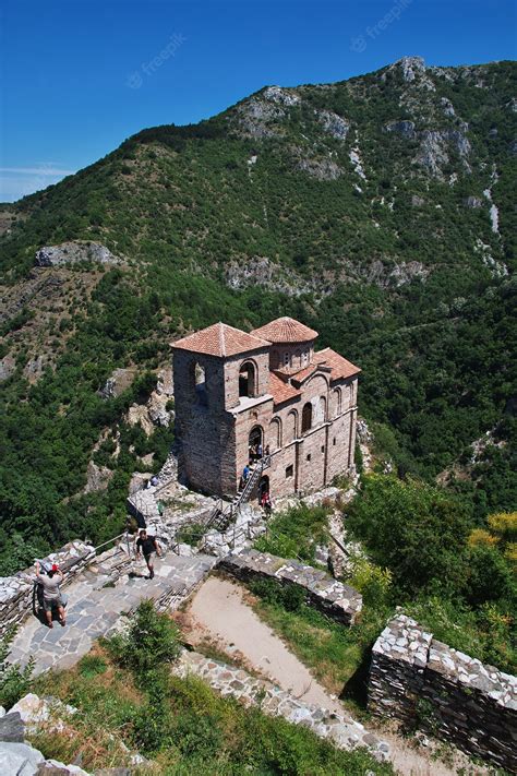 Premium Photo | Asenovgrad fortress in mountains of bulgaria