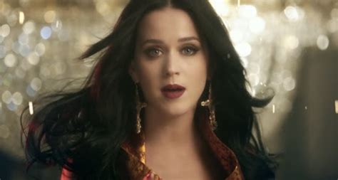 Katy Perry estrena vídeo para "Unconditionally" : ADICTIVOZ