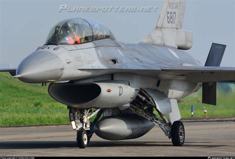 6817 Taiwan Air Force General Dynamics F-16B Fighting Falcon Photo by ...